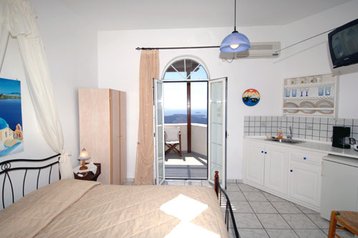 Grecia Privát Firostefani, Exterior